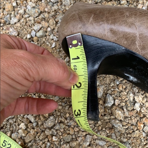 Steve Madden tan low heeled pump size 8 - Picture 7 of 7